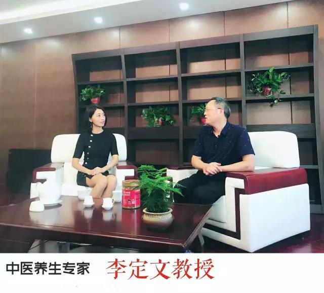 中医养生专家谈“三伏天”食疗养生秘诀，细莫红糖坚果茶为贴心美食。